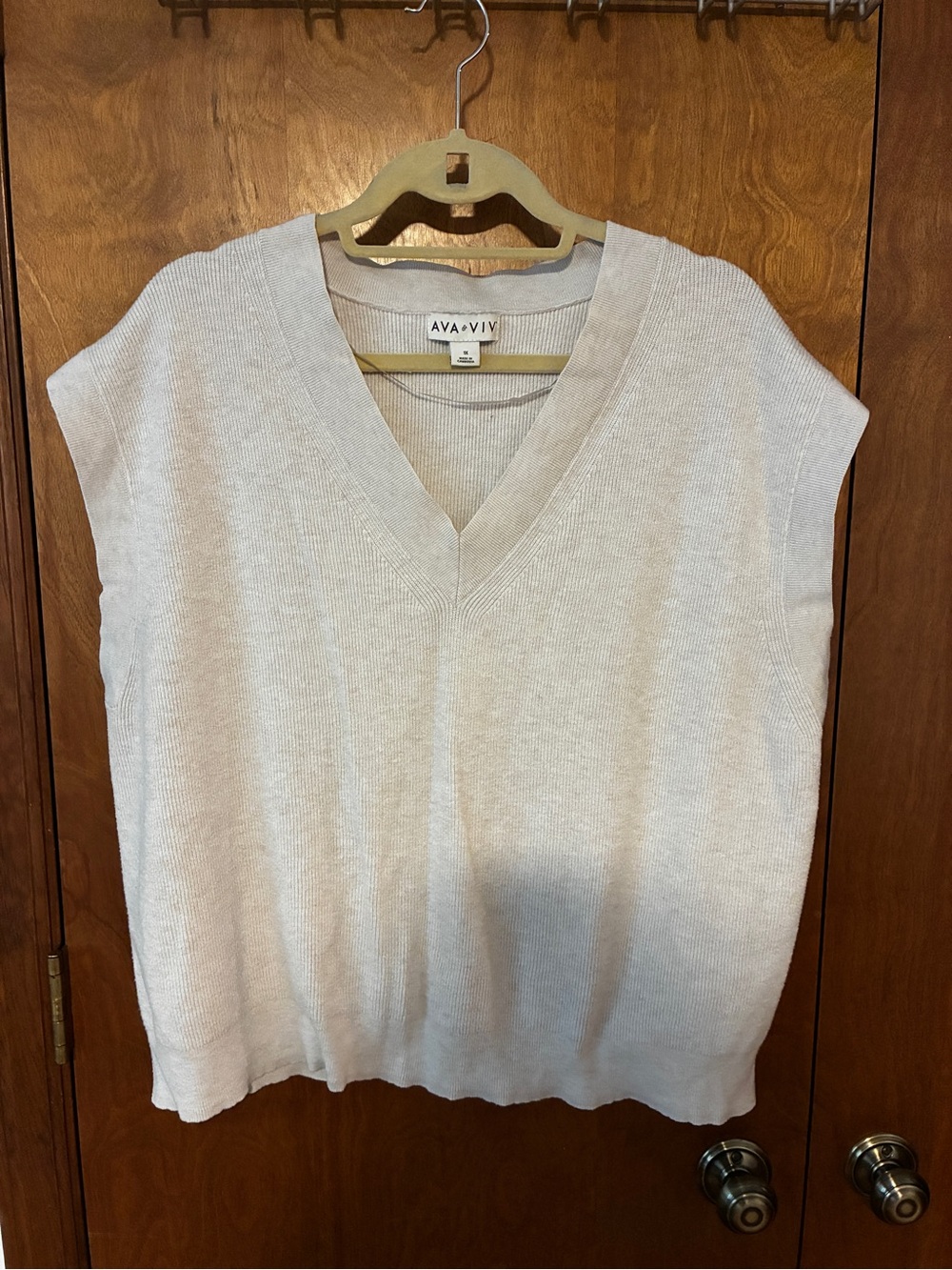 Ava & Viv Light Cream V-Neck Sleeveless Knit Vest